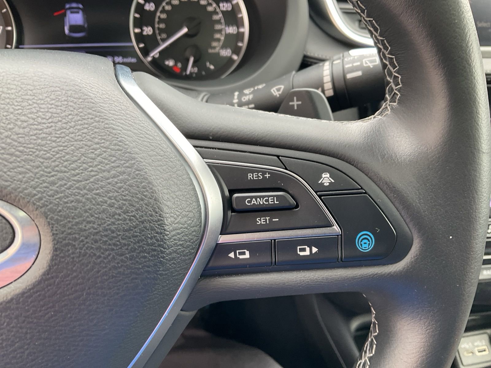 Used 2024 INFINITI QX55 Luxe w/ Cargo Package image 7