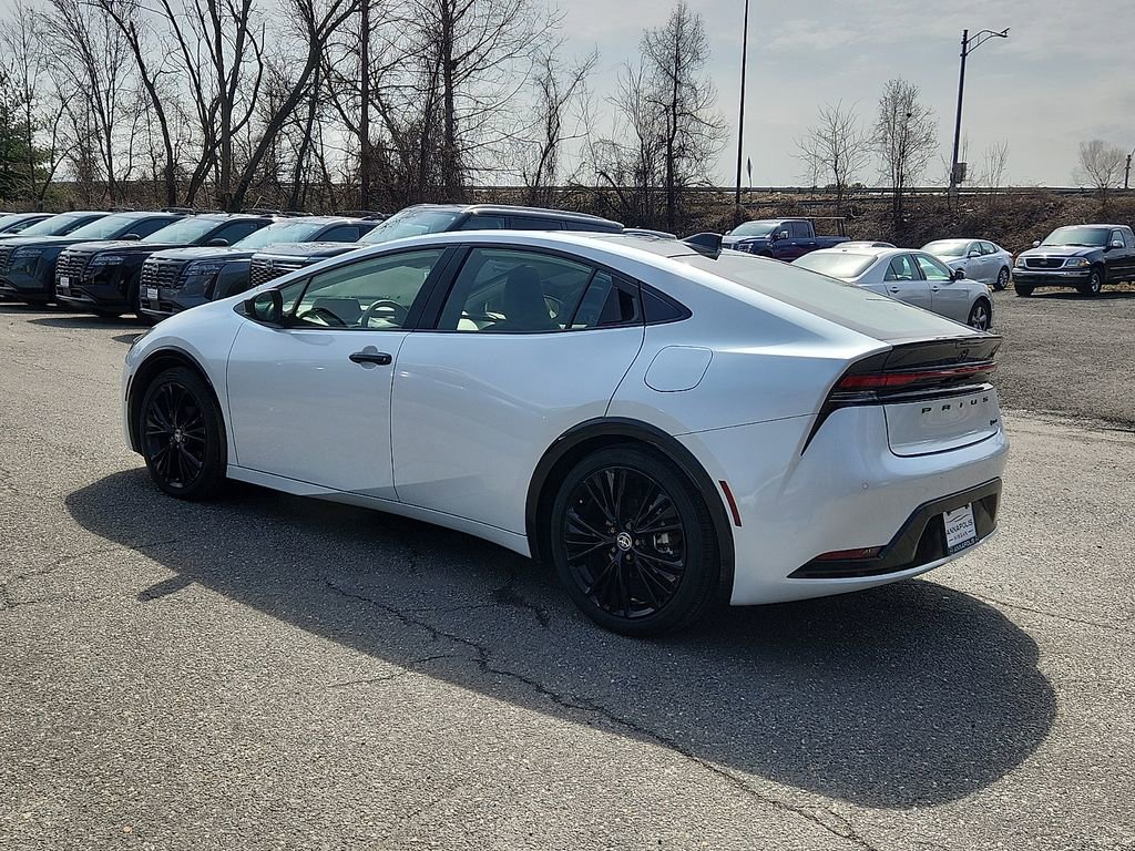 Used 2025 Toyota Prius image 4