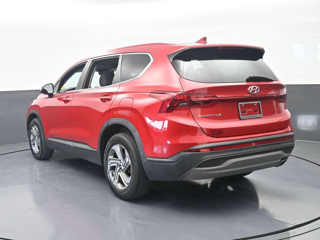 Used 2021 Hyundai Santa Fe SE FWD image 4