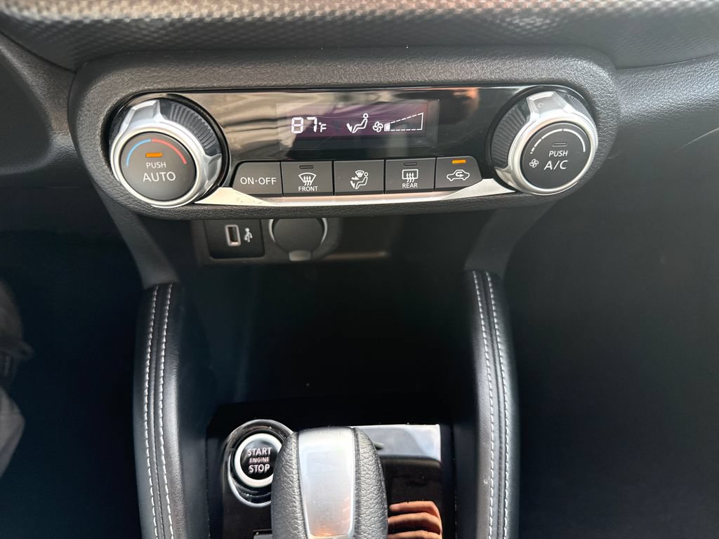 Used 2018 Nissan Kicks SV FWD image 30