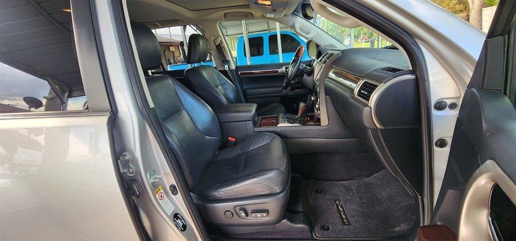 Used 2015 Lexus GX 460 w/ Premium Package AWD/4WD image 20