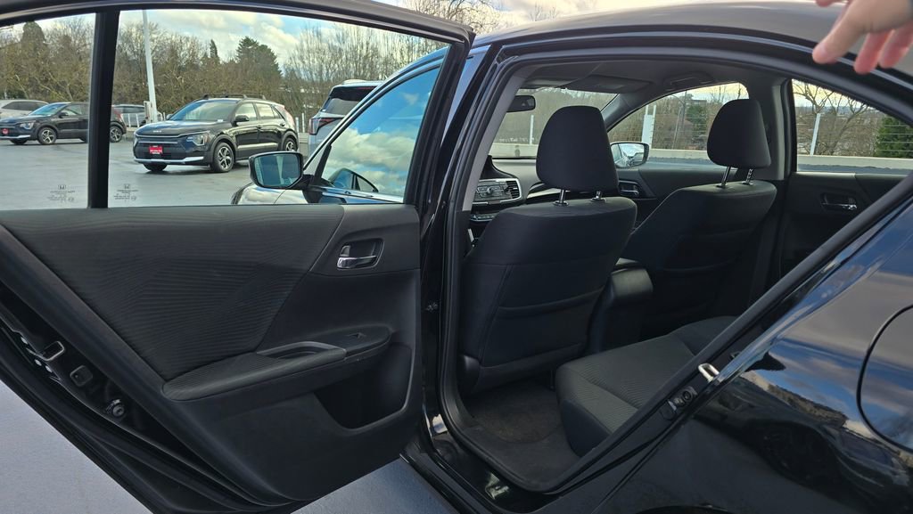 Used 2016 Honda Accord LX image 18