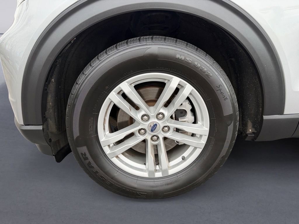 Used 2021 Ford Explorer XLT w/ Equipment Group 202A image 9
