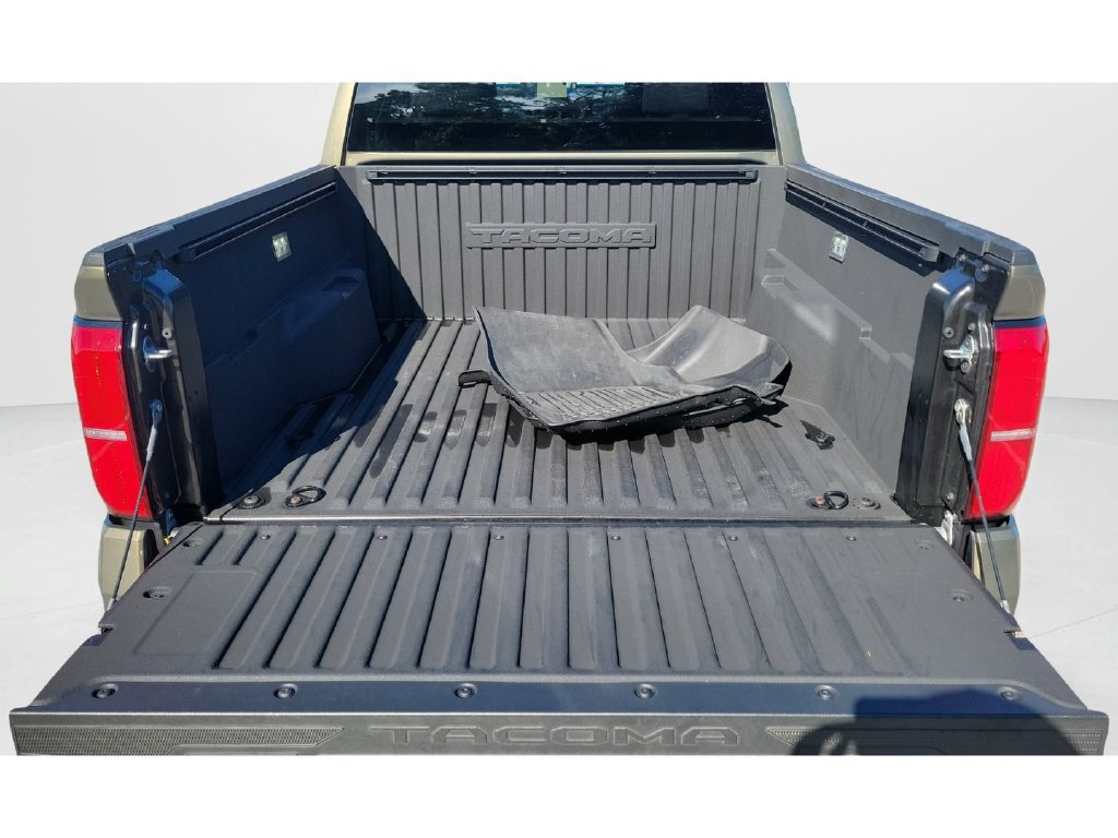 Certified 2025 Toyota Tacoma TRD Sport AWD/4WD image 9