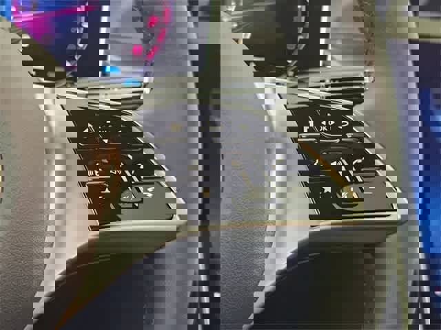 Used 2025 Mercedes-Benz GLC 300 4MATIC image 81