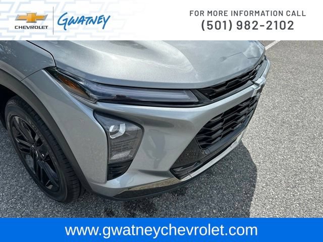 Used 2025 Chevrolet Trax ACTIV w/ Sunroof Package FWD image 13
