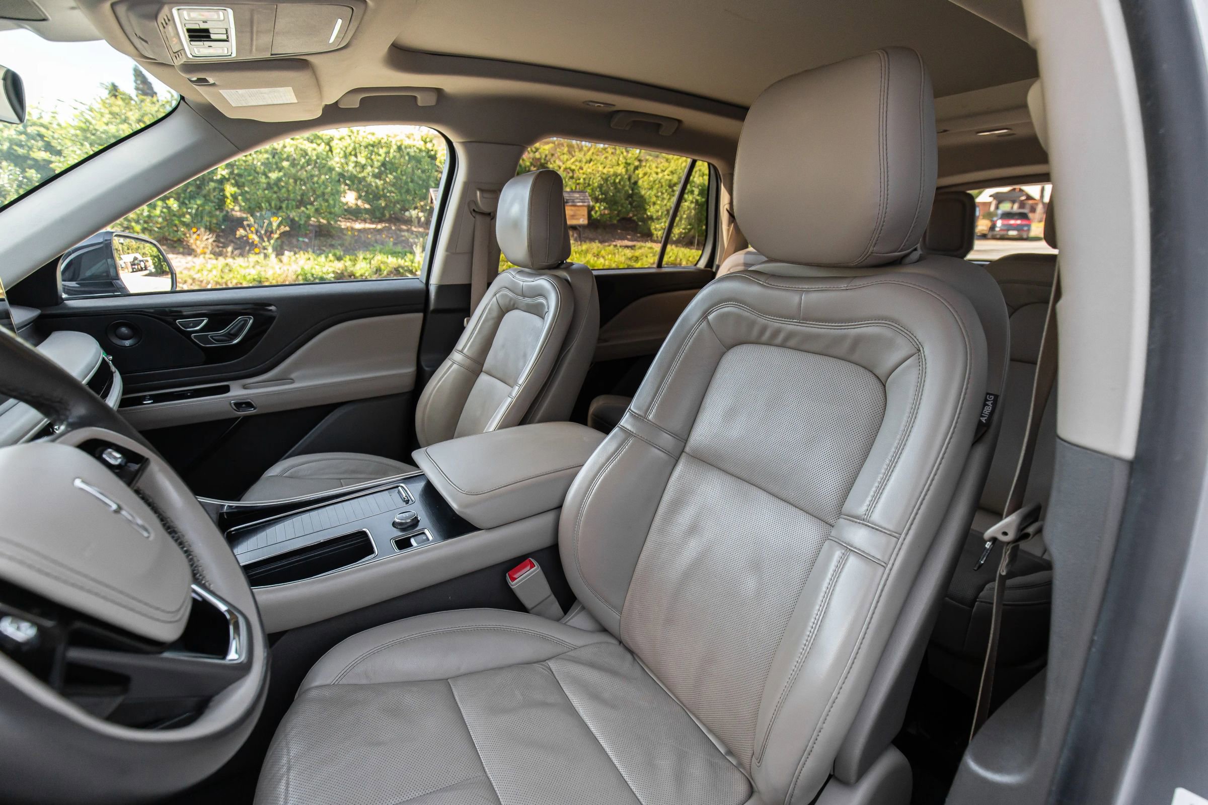 Used 2020 Lincoln Aviator Reserve w/ Equipment Group 201A image 18