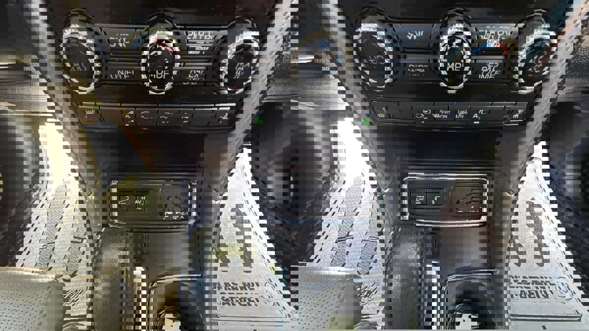 Used 2022 Subaru Ascent Limited image 18