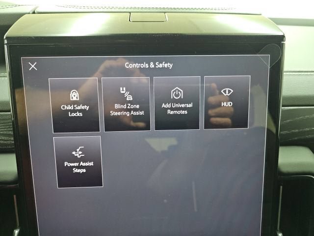 New 2026 GMC Yukon AT4 Ultimate w/ LPO, Floor Liner Package AWD/4WD image 14