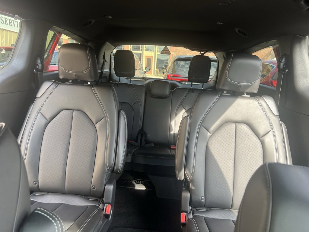 New 2025 Chrysler Pacifica Select image 33
