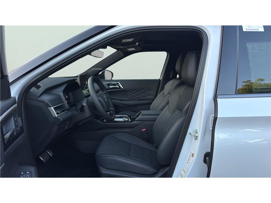 New 2026 Mitsubishi Outlander SEL Black Edition FWD image 10