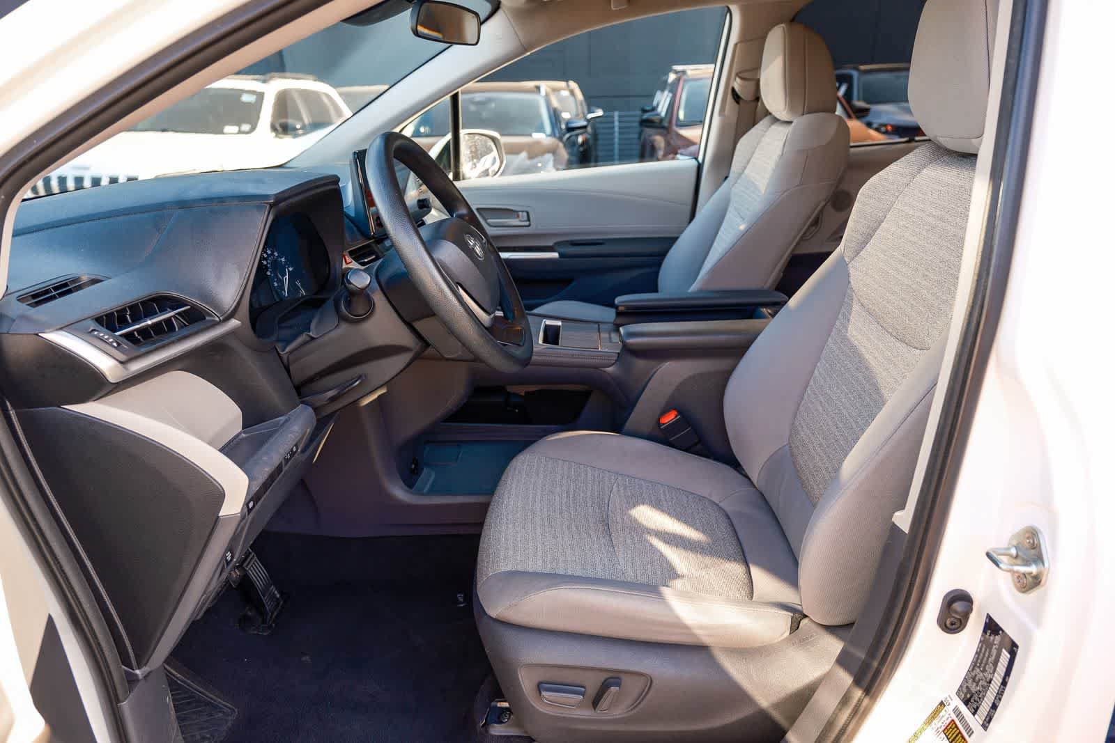 Certified 2021 Toyota Sienna LE AWD/4WD image 20