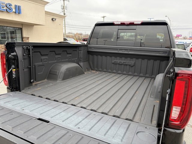 Used 2024 GMC Sierra 1500 AT4 w/ Technology Package image 11