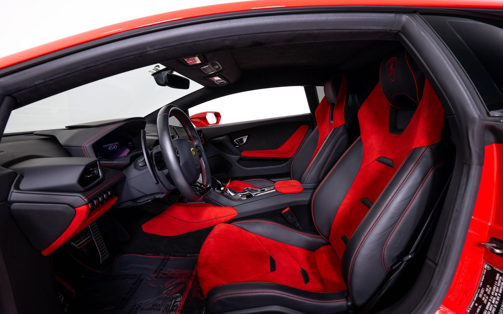 Used 2021 Lamborghini Huracan EVO RWD image 19