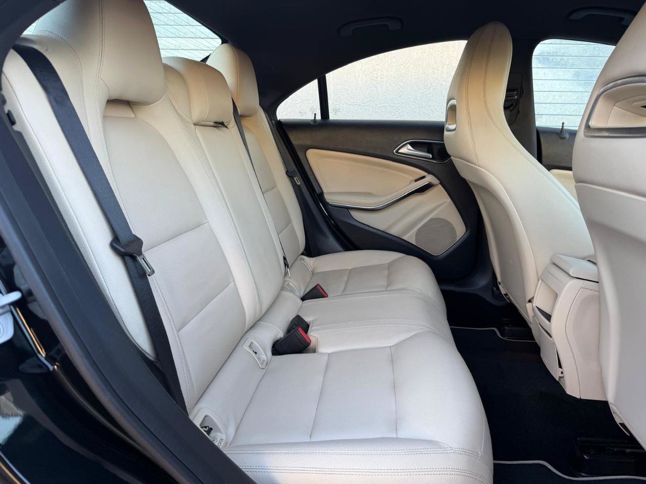Used 2014 Mercedes-Benz CLA 250 image 21