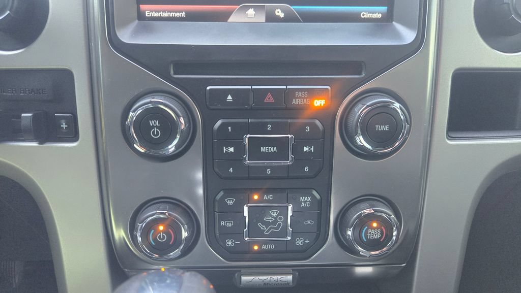 Used 2014 Ford F150 FX4 w/ Equipment Group 402A Luxury AWD/4WD image 17