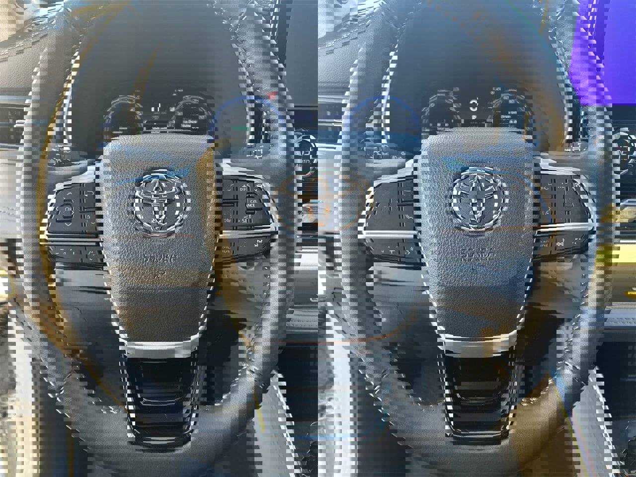 Used 2024 Toyota Highlander Limited image 20