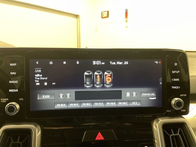 Used 2022 Kia Sorento EX w/ Panoramic Sunroof Package AWD/4WD image 16