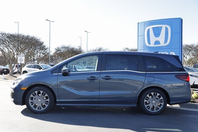 New 2026 Honda Odyssey Touring image 5