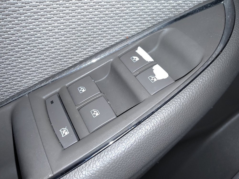 Used 2017 Chevrolet Cruze LS FWD image 27