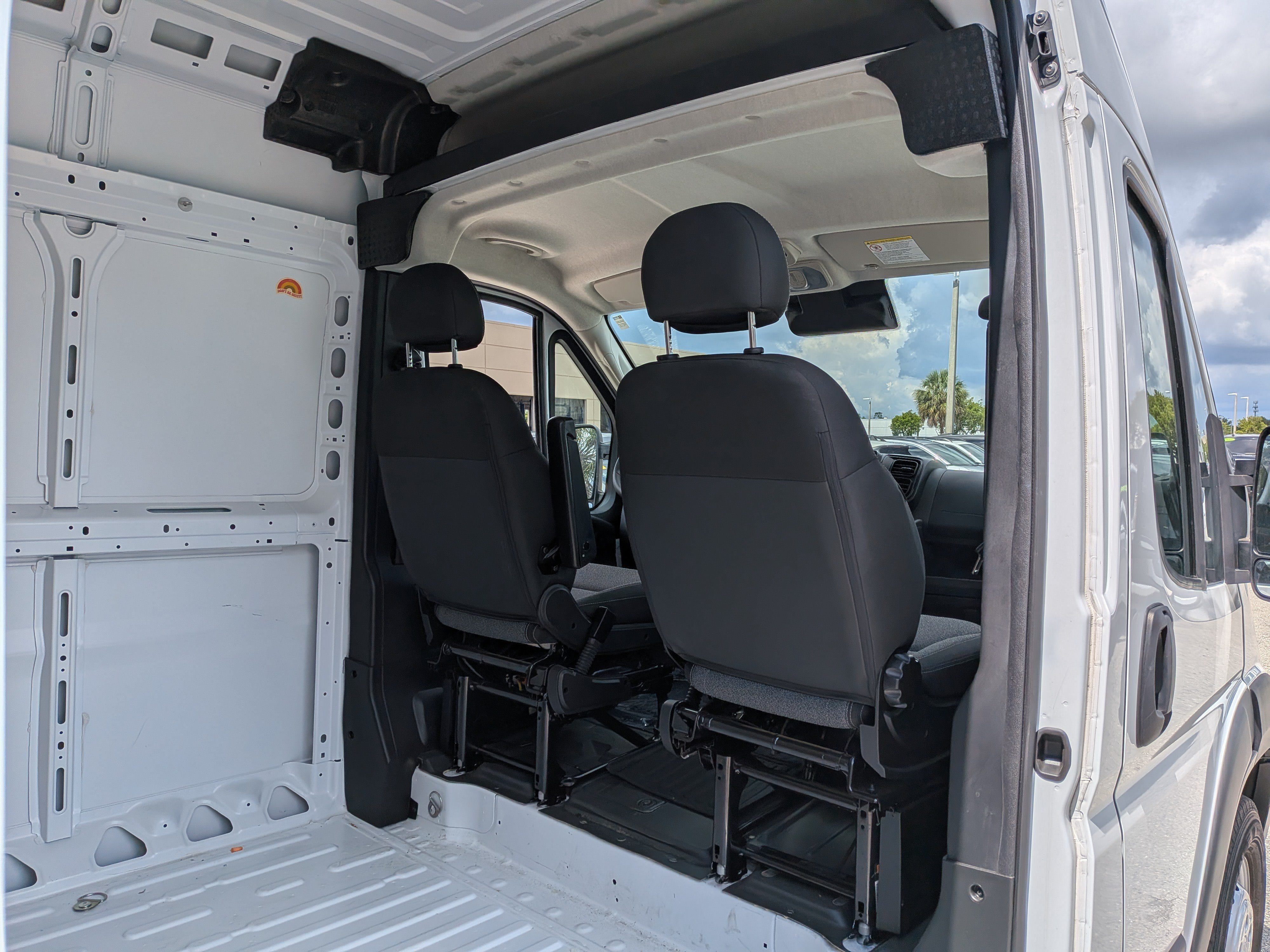 Used 2025 RAM ProMaster 1500 FWD image 14