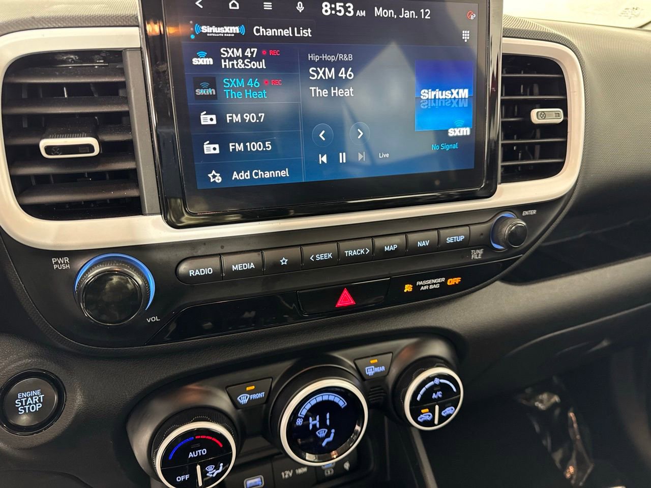 Used 2024 Hyundai Venue Limited image 18