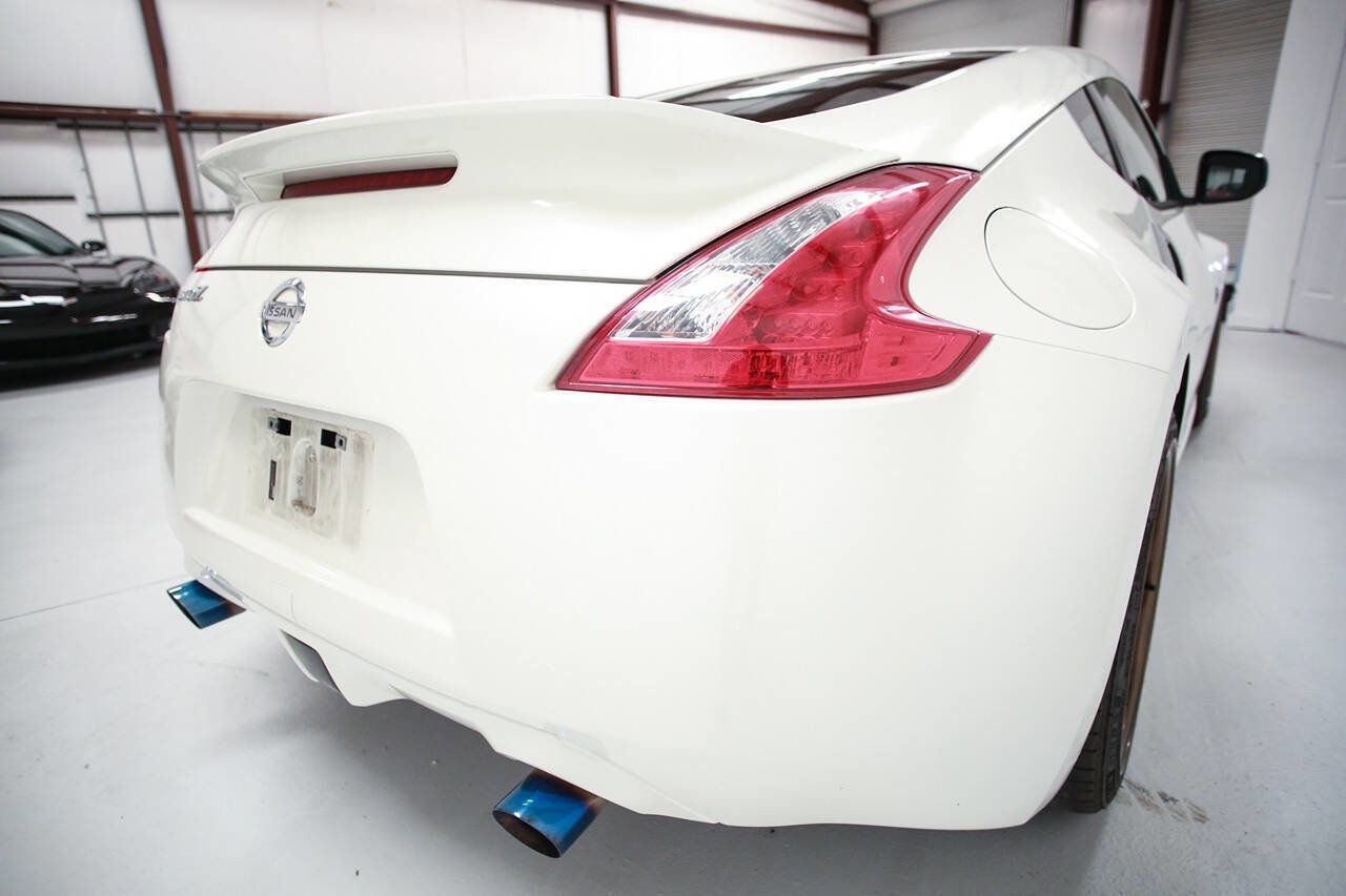 Used 2011 Nissan 370Z Coupe image 16