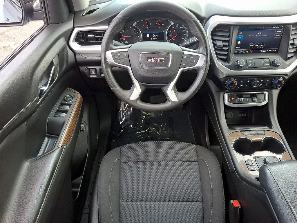 Used 2023 GMC Acadia SLE w/ Driver Convenience Package FWD image 11