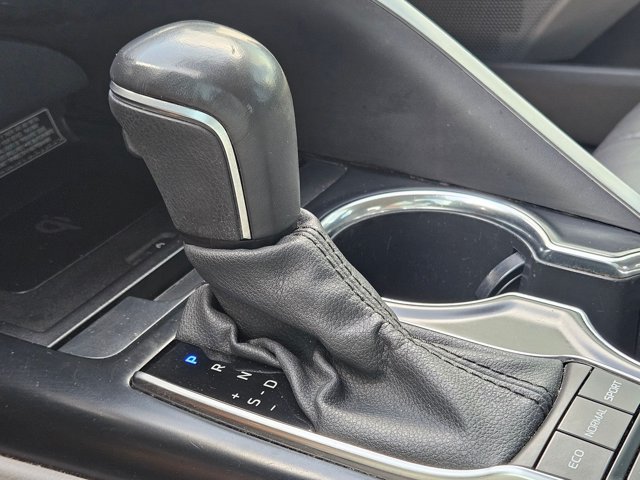 Used 2020 Toyota Camry XLE FWD image 12