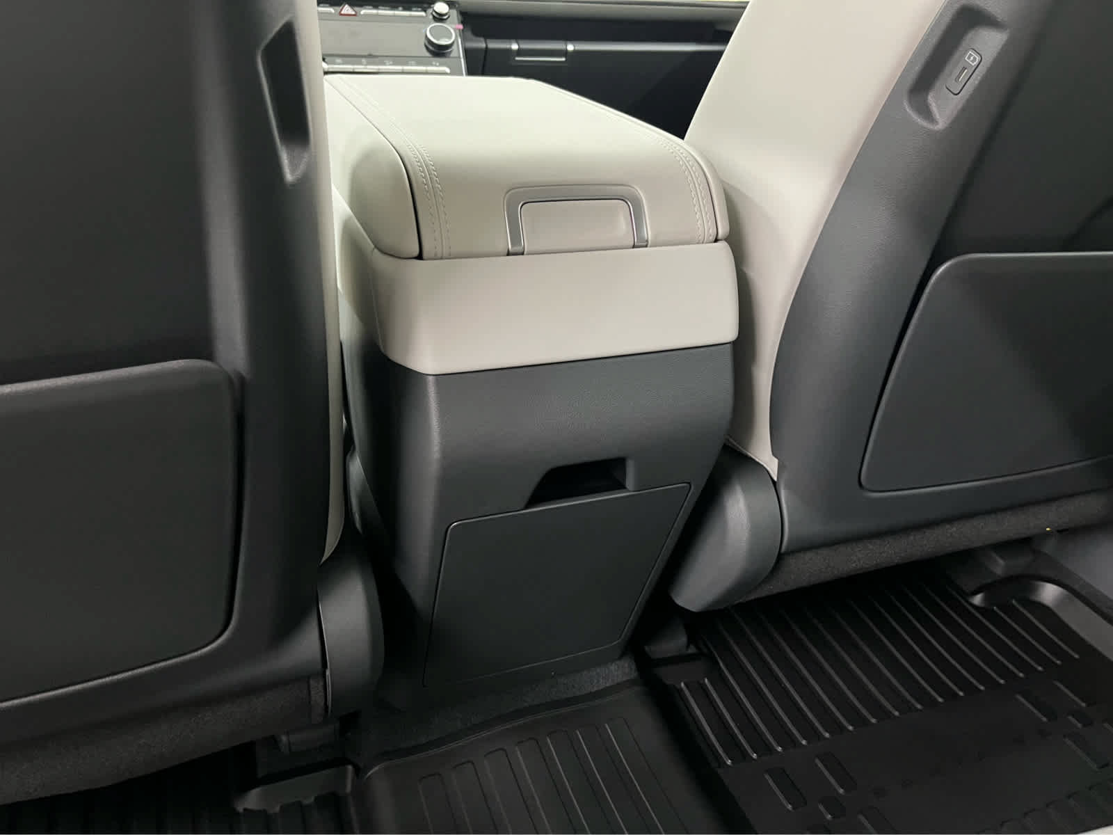 New 2026 Hyundai Santa Fe SEL FWD image 24