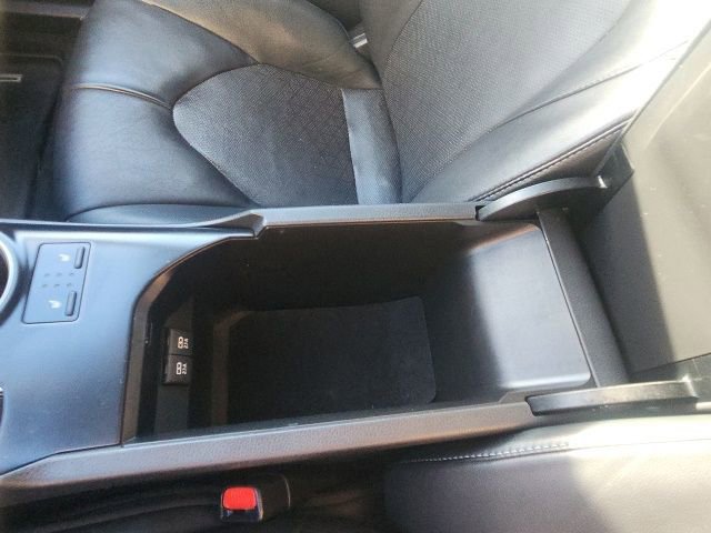 Used 2020 Toyota Camry XSE image 38