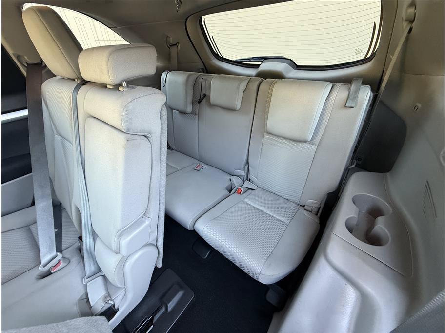 Used 2019 Toyota Highlander LE FWD image 19