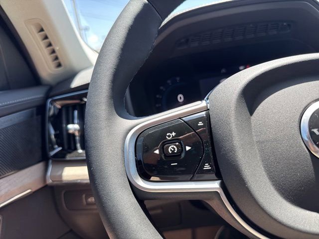 New 2025 Volvo XC90 T8 Plus w/ Protection Package Premier image 30
