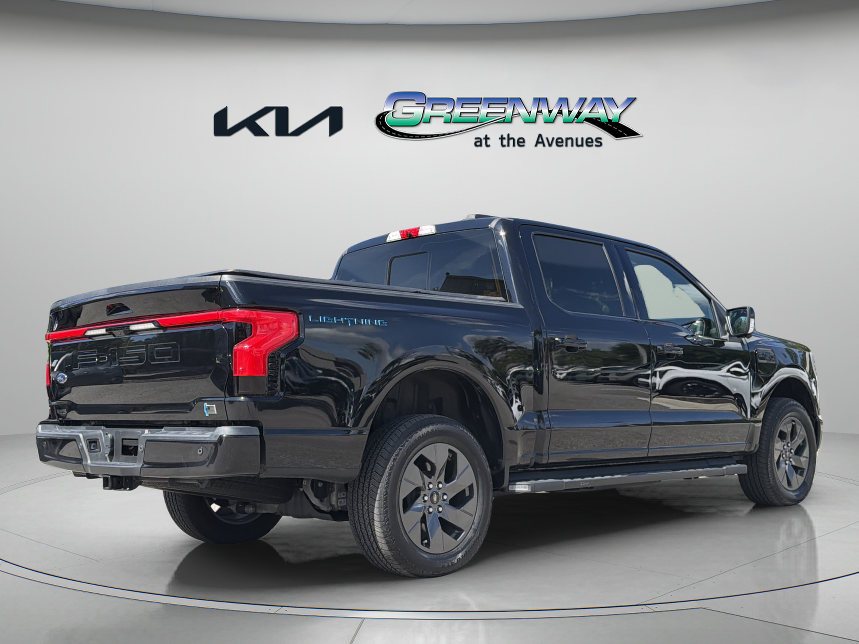 Used 2023 Ford F150 Lightning Lariat AWD/4WD image 6