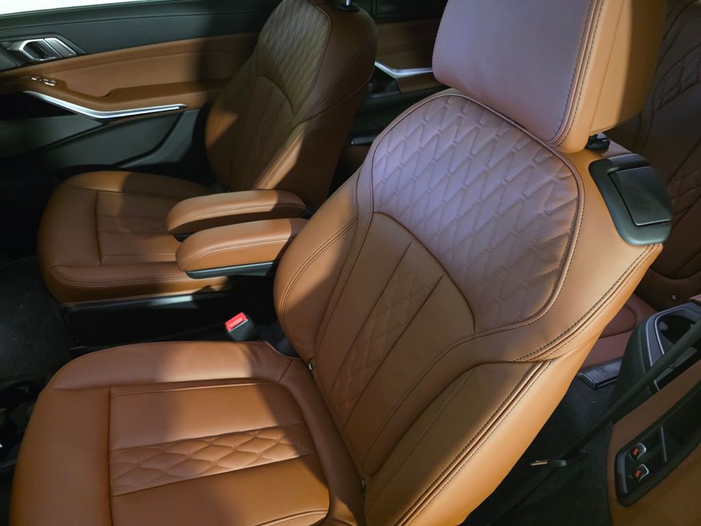New 2026 BMW ALPINA XB7 AWD/4WD image 14