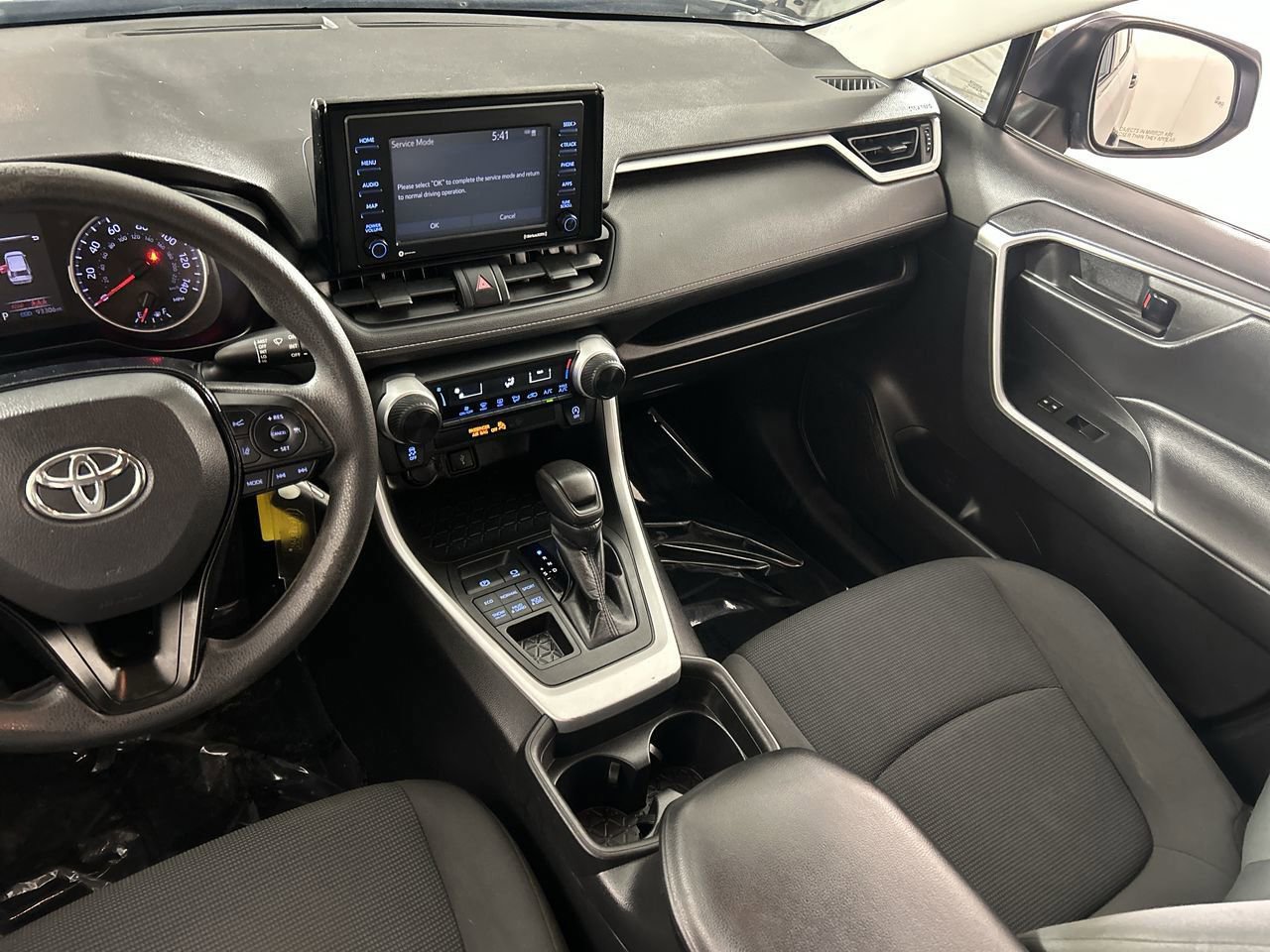 Used 2021 Toyota RAV4 LE image 22