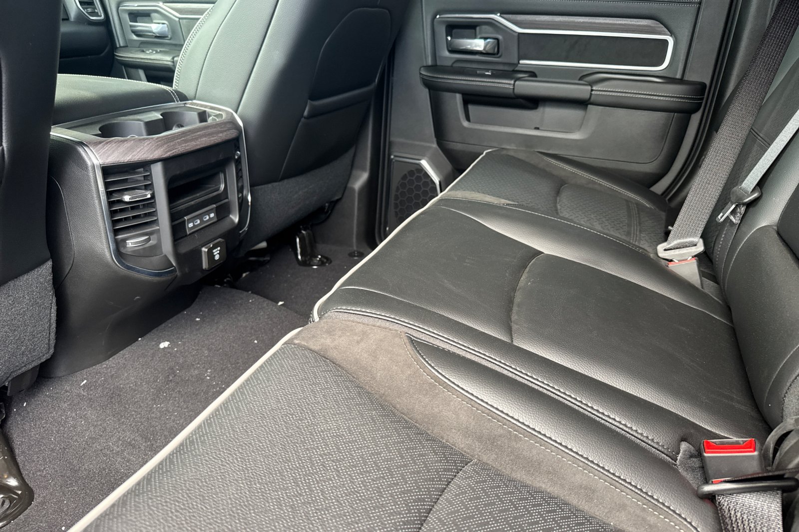 New 2027 RAM 3500 Laramie w/ Towing Technology Group AWD/4WD image 11