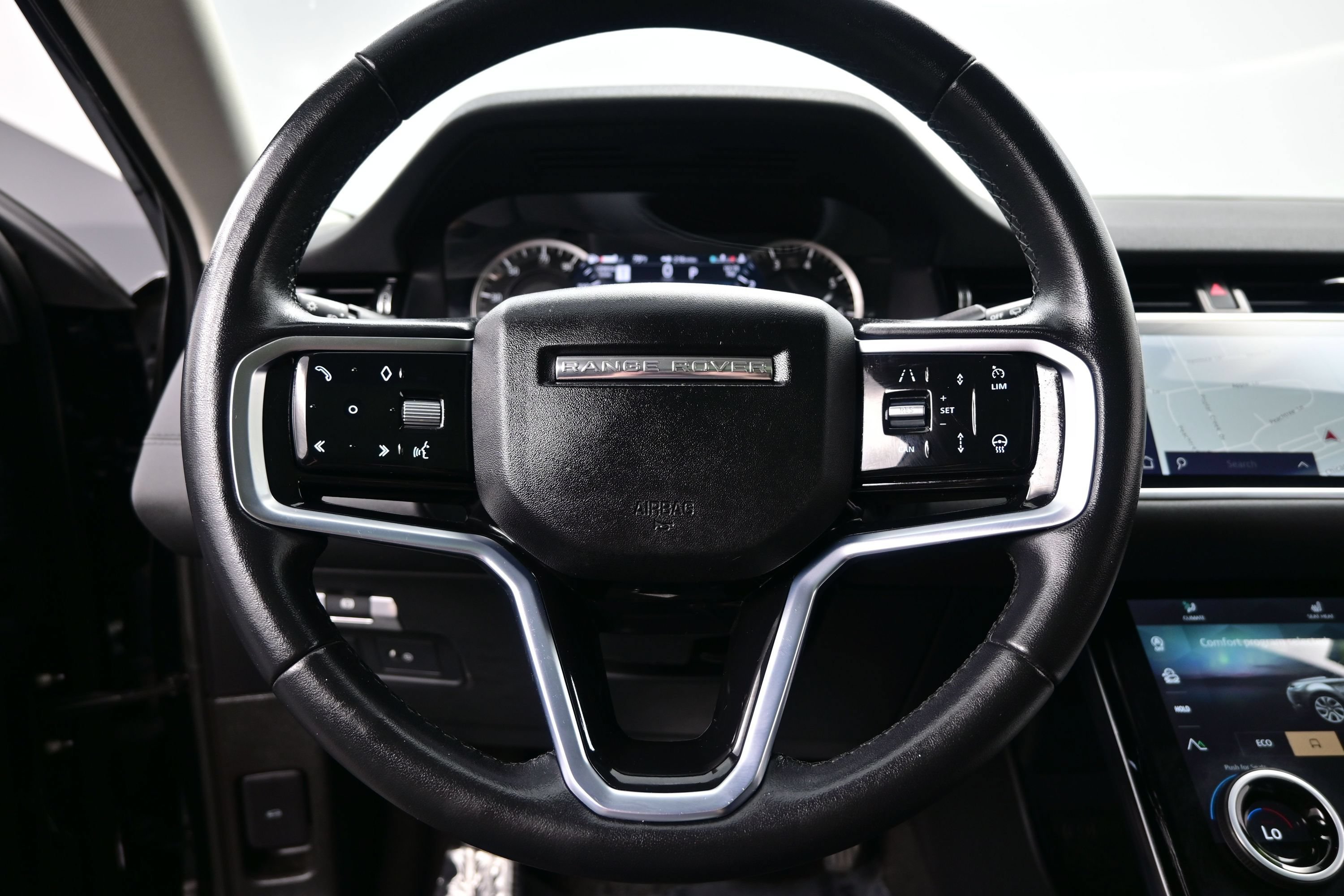 Used 2023 Land Rover Range Rover Evoque SE AWD/4WD image 24