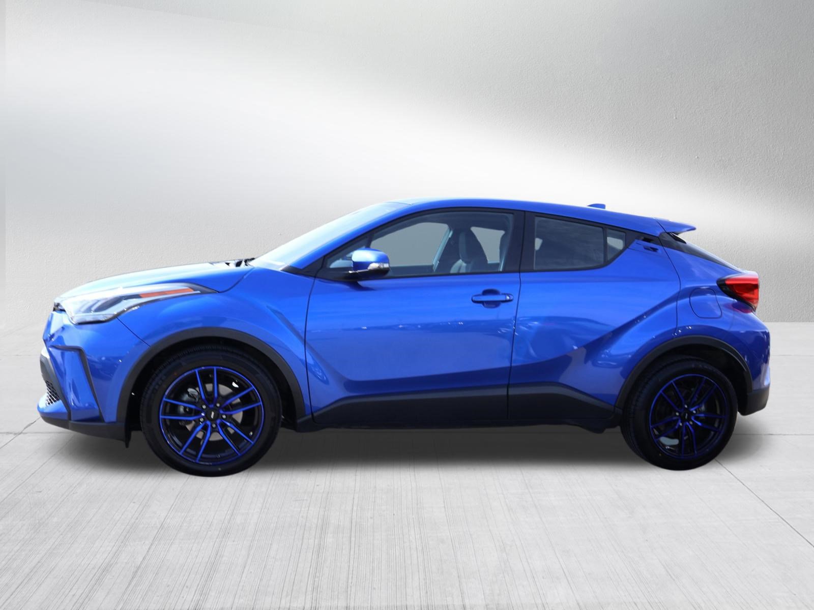 Used 2021 Toyota C-HR XLE image 4
