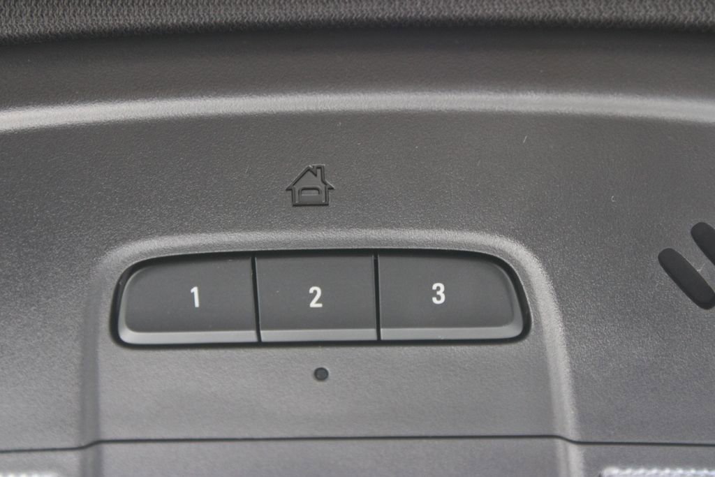 Used 2022 Chevrolet Traverse RS FWD image 49