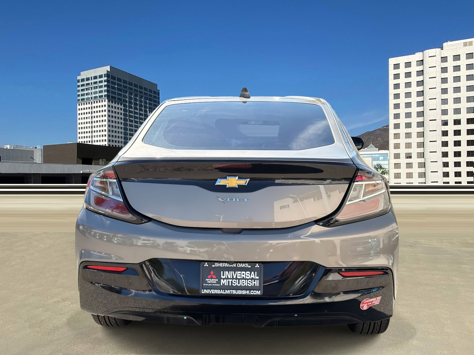 Used 2017 Chevrolet Volt LT w/ Comfort Package image 4