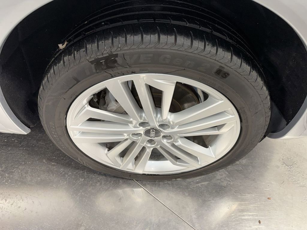 Used 2018 Audi Q5 Prestige w/ Prestige Package image 14