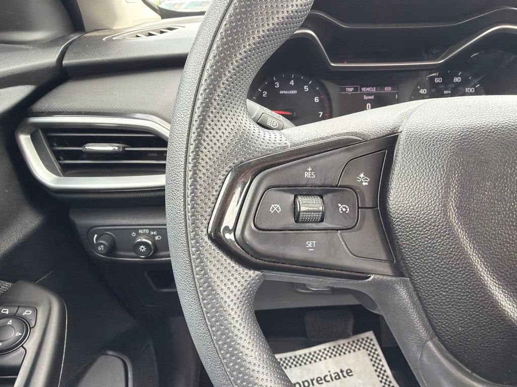 Used 2021 Chevrolet TrailBlazer LS w/ LPO, Blackout Package FWD image 12
