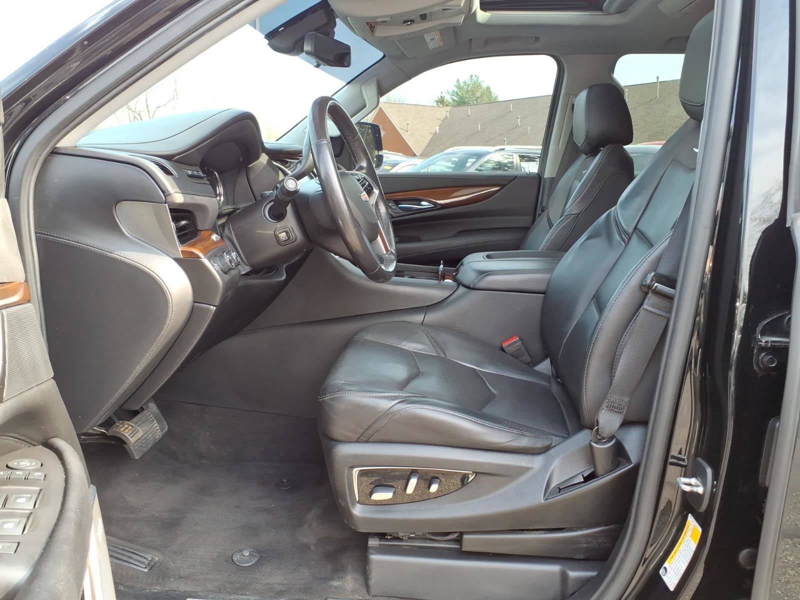 Used 2020 Cadillac Escalade Luxury image 13