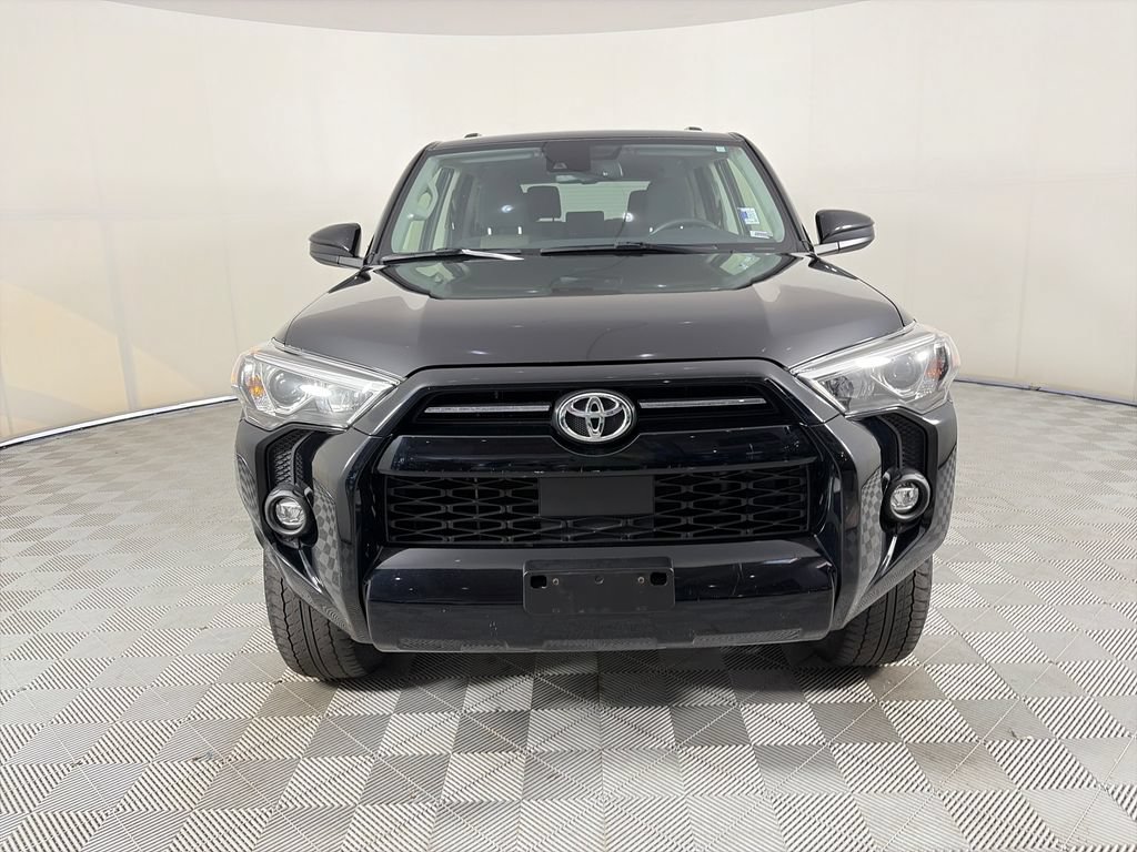 Used 2022 Toyota 4Runner SR5 AWD/4WD image 2