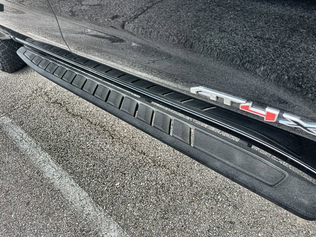 Used 2025 GMC Sierra 1500 AT4X image 6