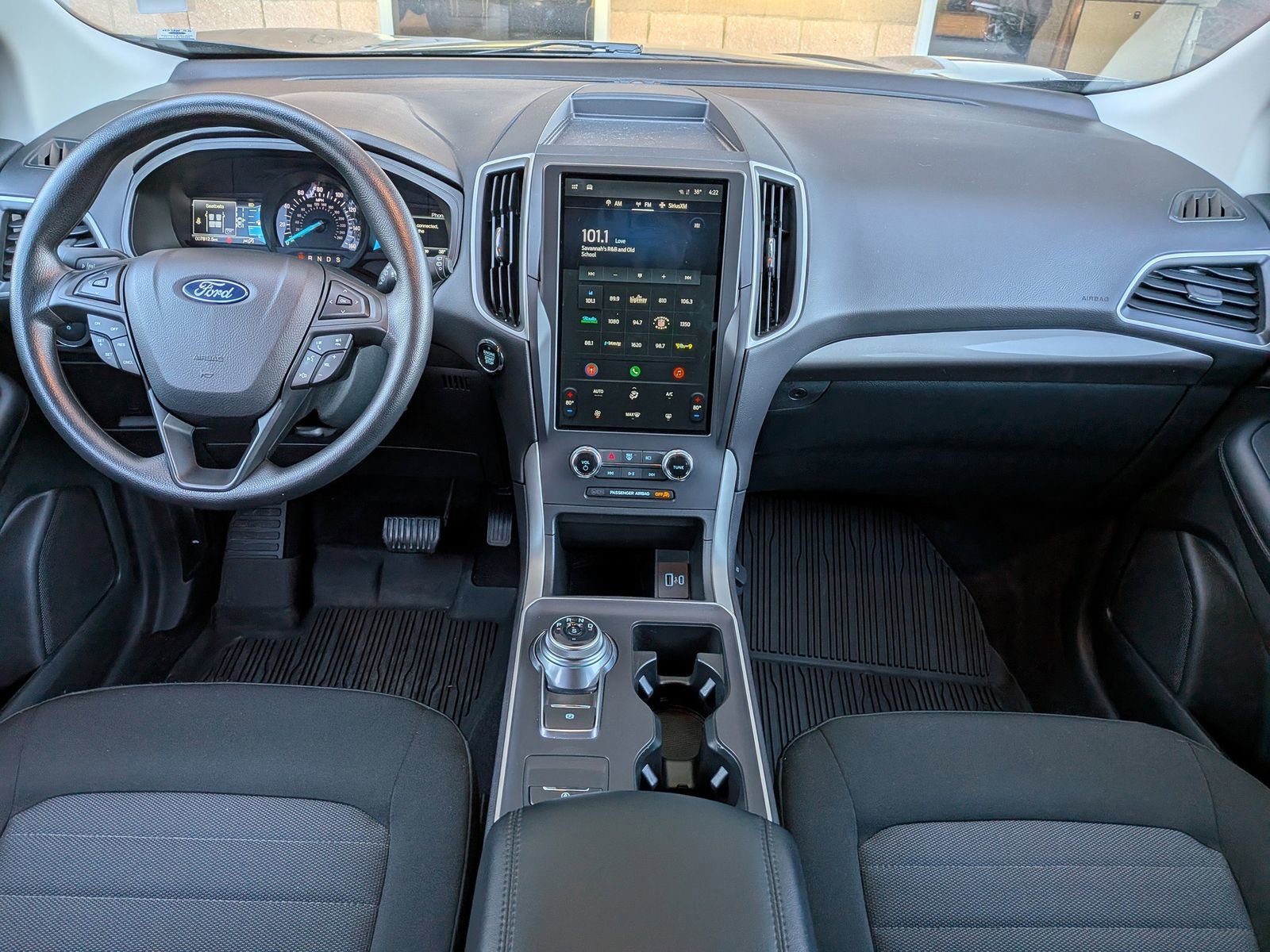 Certified 2024 Ford Edge SE w/ Black Appearance Package image 18