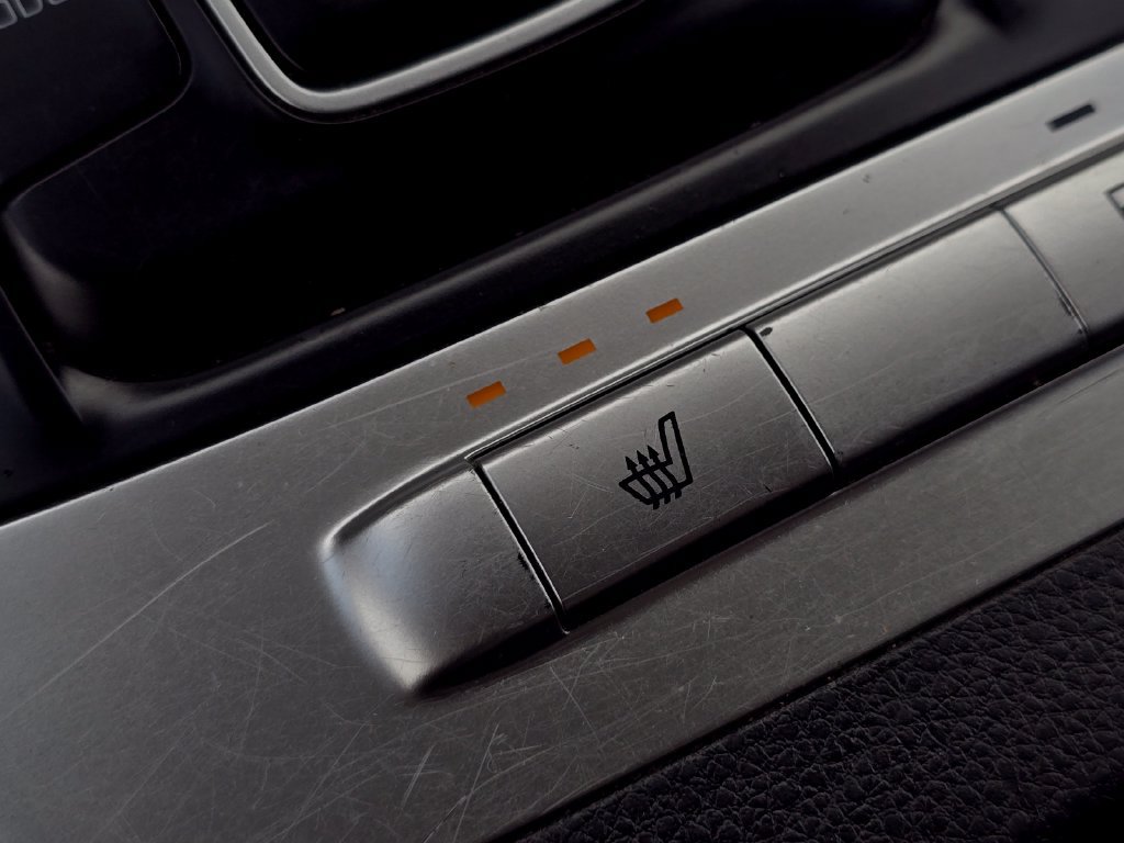 Used 2024 Kia Carnival LX FWD image 17