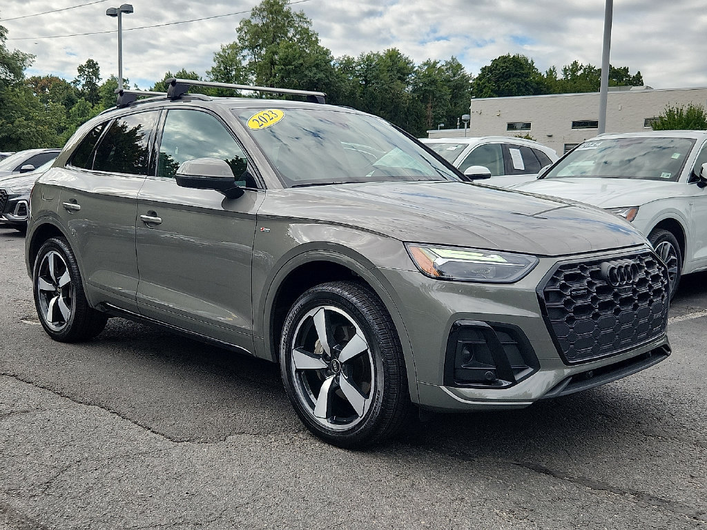 Used 2023 Audi Q5 2.0T Premium Plus w/ Premium Plus Package AWD/4WD image 2
