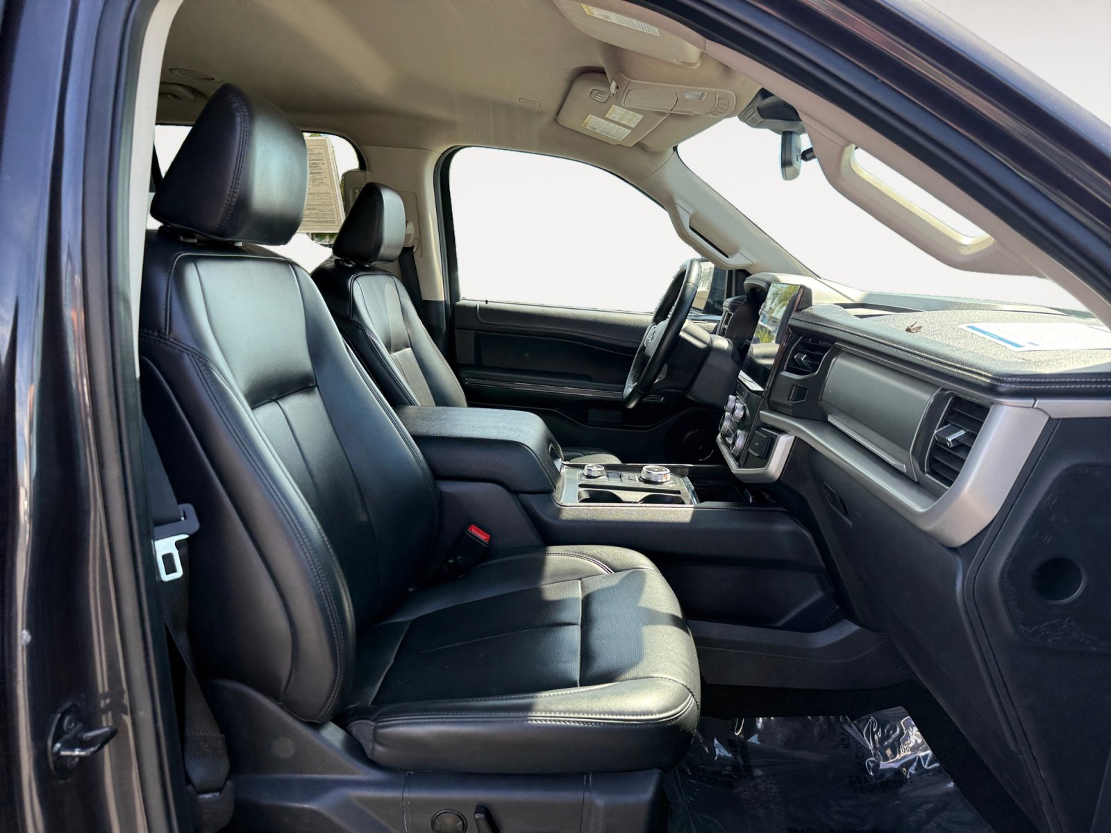 Used 2024 Ford Expedition Max XLT image 19
